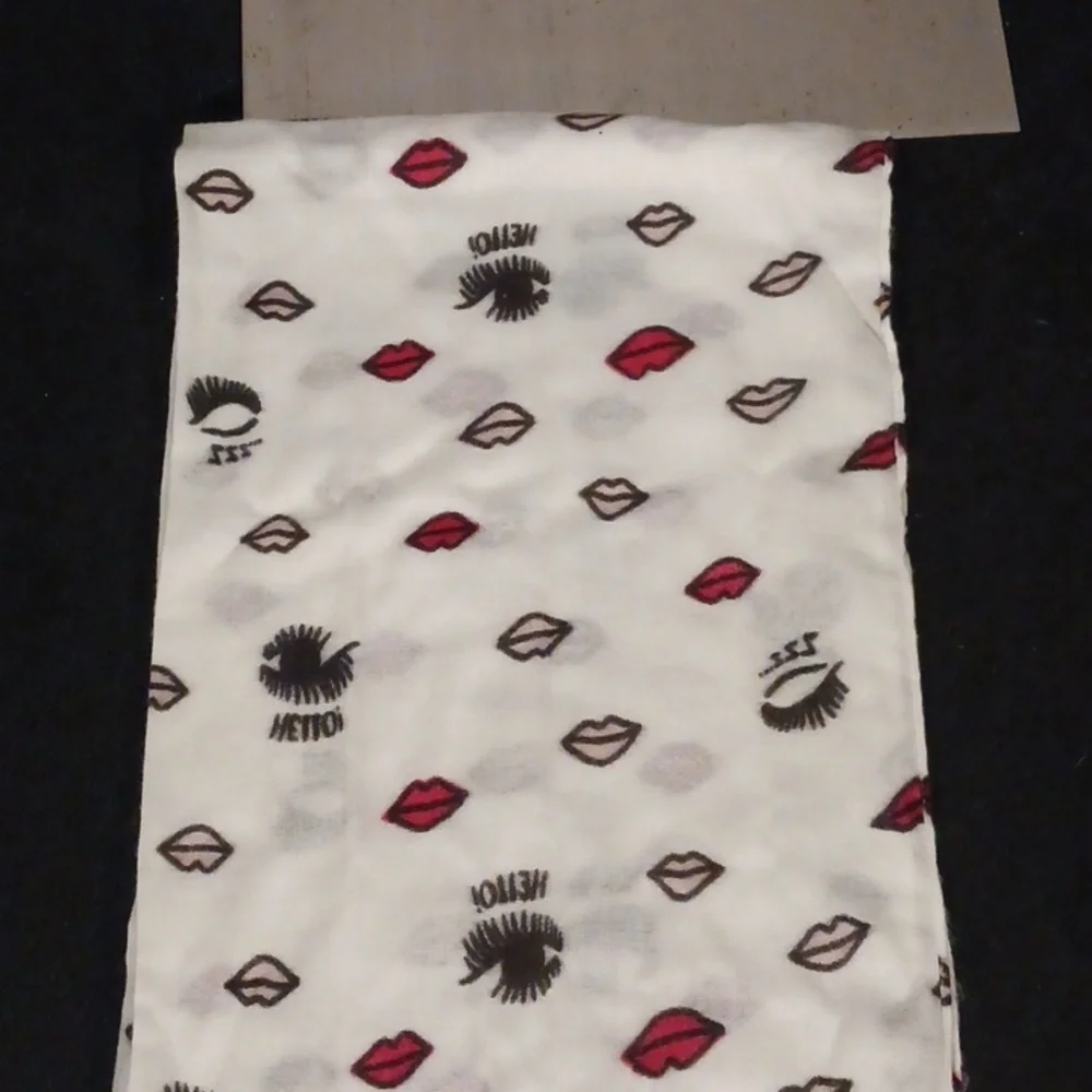 Betsey Johnson scarf